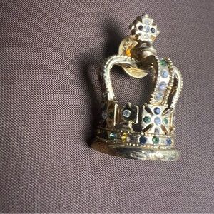 Vintage Gold Tone Crown Brooch – Multicolor Rhinestone Costume Jewelry Pin